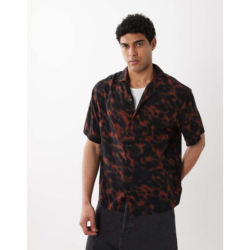 HUGO Red oversized printed short sleeve shirt in black and red