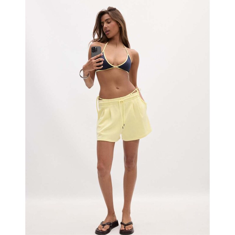 Stradivarius Soft-touch shorts with darts in pastel yellow