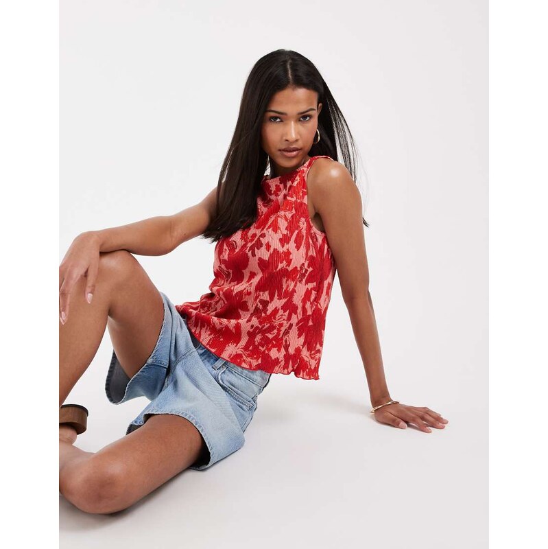 Pieces sleeveless slash neck plisse top in pink and red floral print 115535847