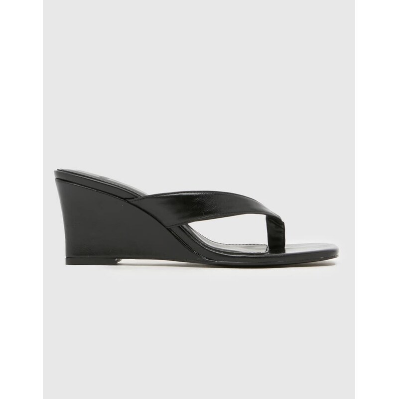 Schuh Soloman thong wedge in black 115681896