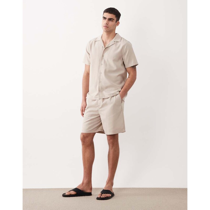 New Look co-ord linen look pull on shorts in stone-Neutral