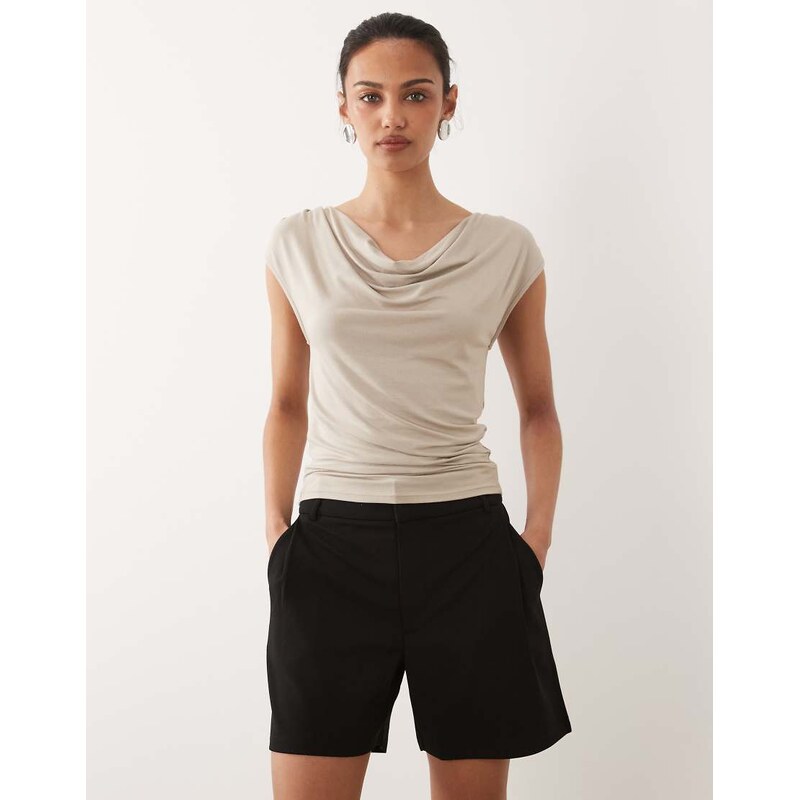 JDY tailored shorts in black 115546940
