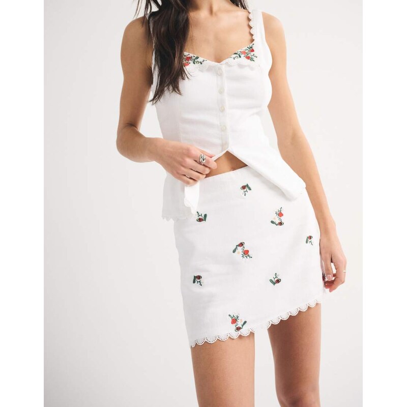 Abercrombie & Fitch linen rich mini skirt with embroidered