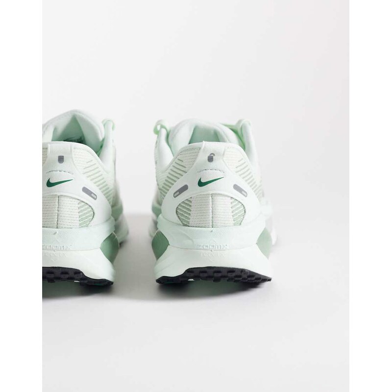 Nike Running Vomero 18 trainers in light green