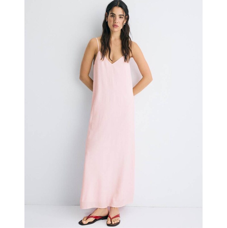 Stradivarius Textured strappy midi dress in dusty rose-Pink 115590010