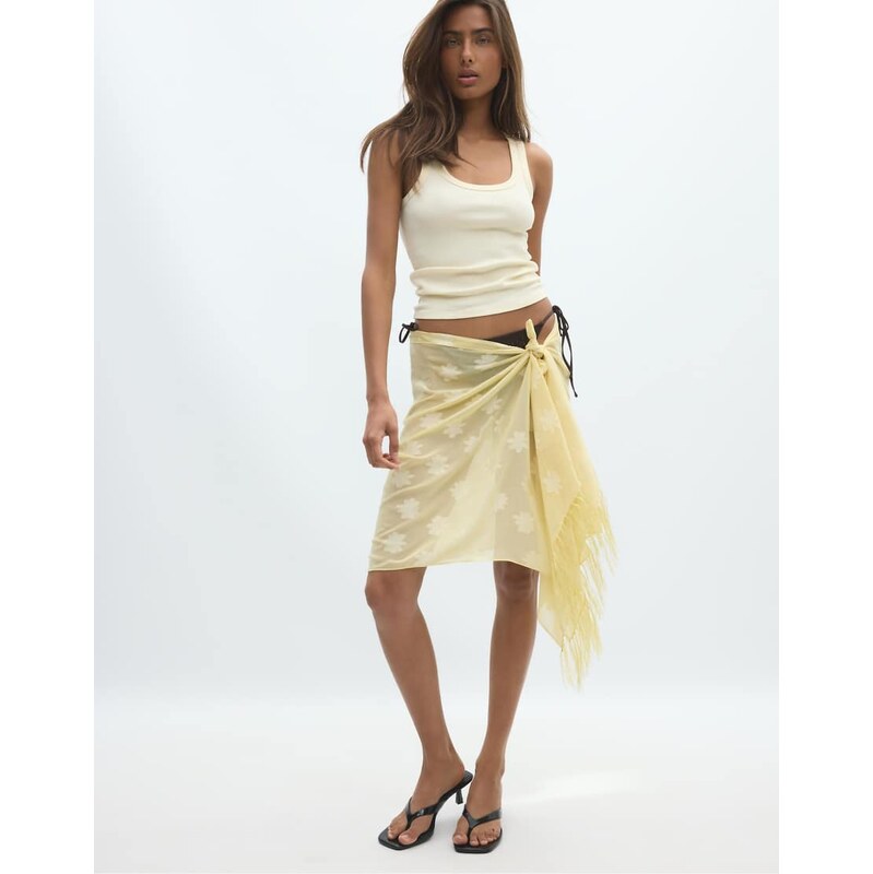 Stradivarius Long scarf in gold-Yellow