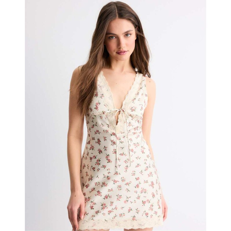 Stradivarius Short sateen lace dress in ecru-White 115590026