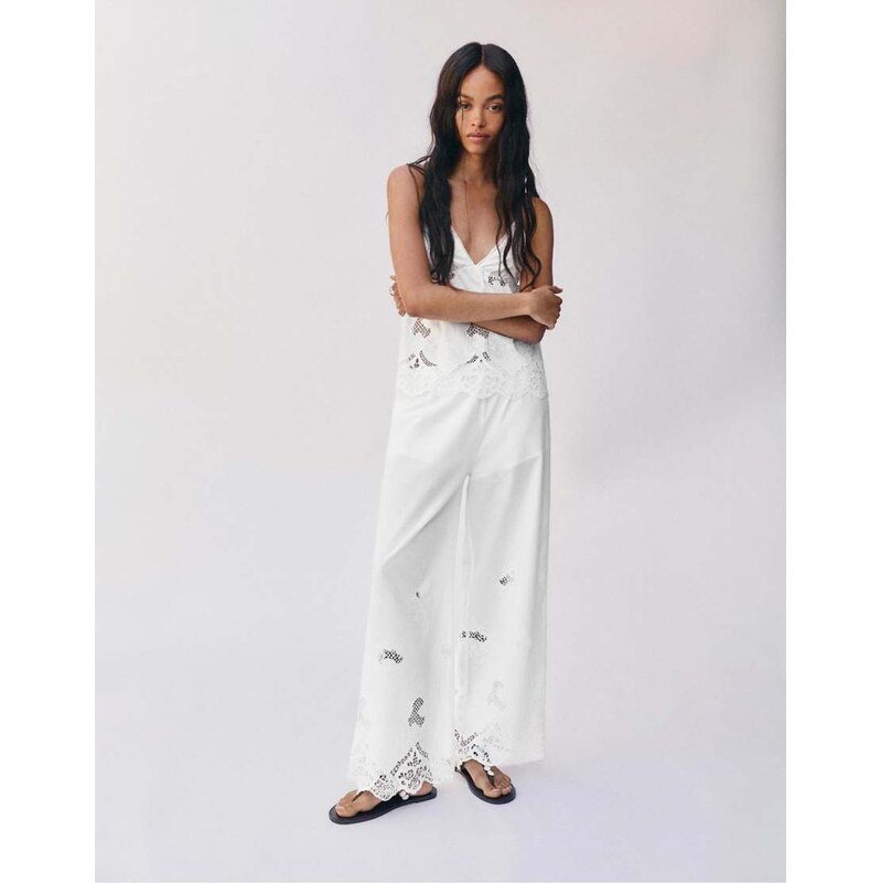 Pull&Bear Embroidered trousers in white 115590030