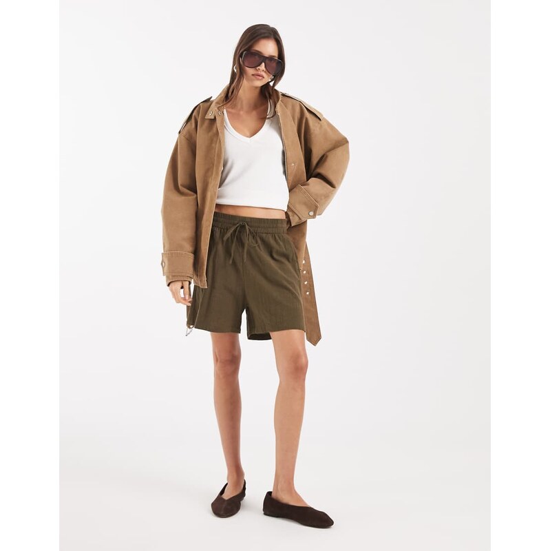 ONLY tie front textured linen look shorts in khaki-Green 115610061