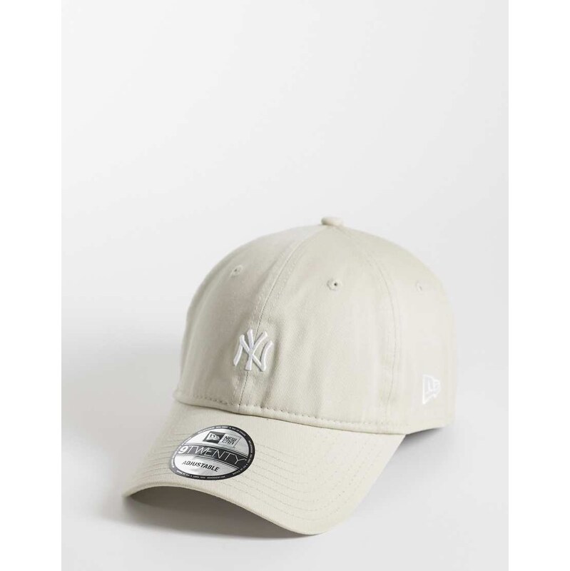 New Era NY Yankees mini logo cap in beige-Neutral