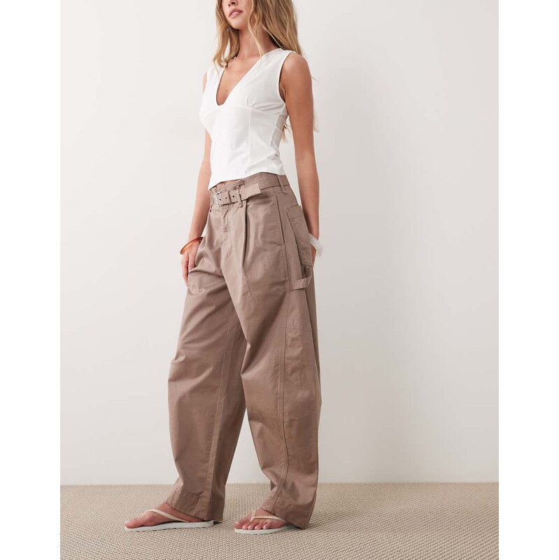 Abercrombie & Fitch belted barrel leg trousers in beige-Neutral 115610326