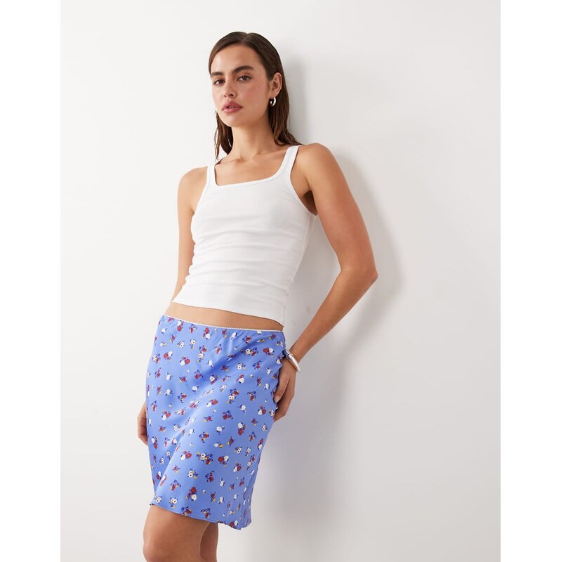 Mango starring Hailey Bieber knee length skirt in blue floral