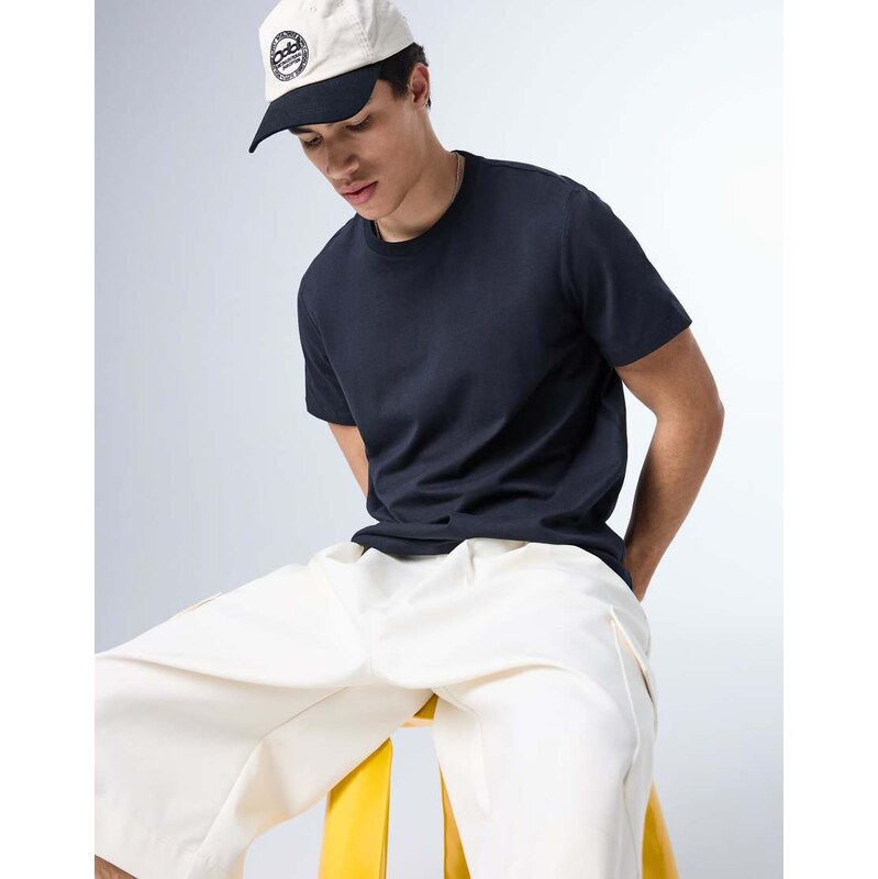 Bershka Regular fit t-shirt in blue-Navy