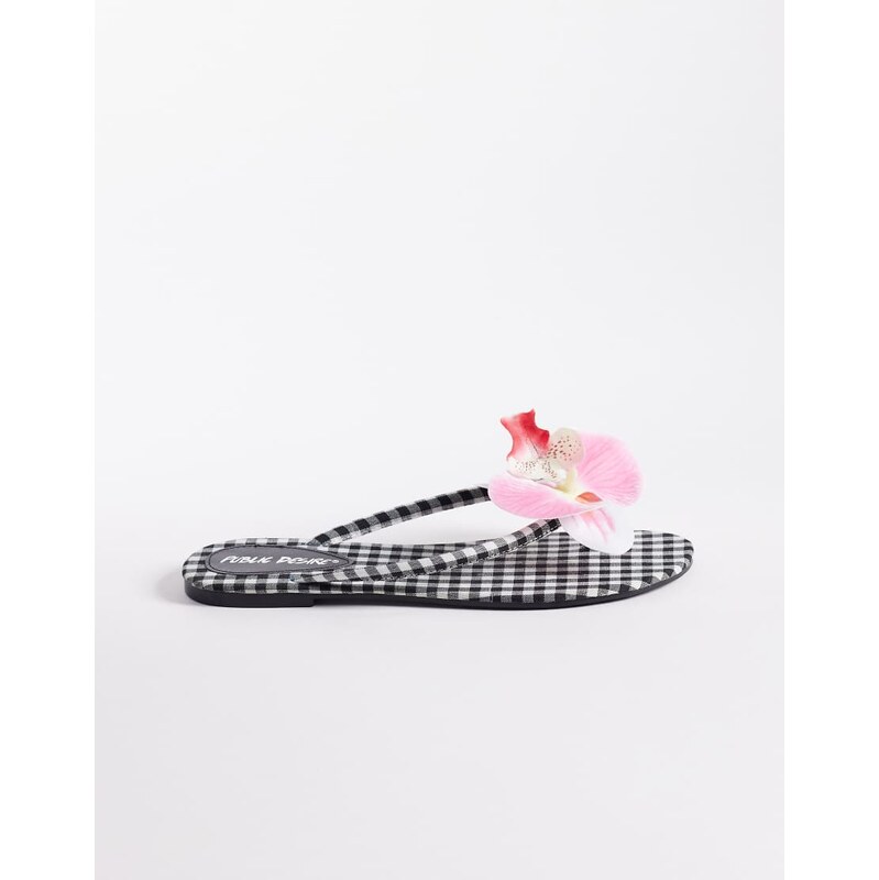 Public Desire Moko flipflops with 3D flower in black gingham 115634221