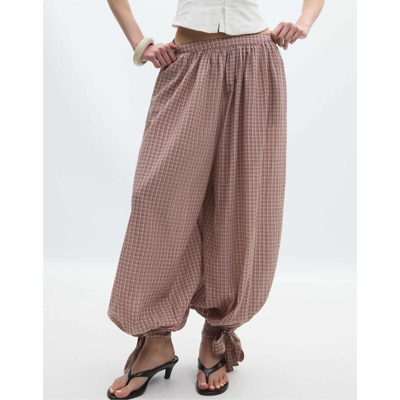 Stradivarius Volume check trousers in pastel pink 115634505