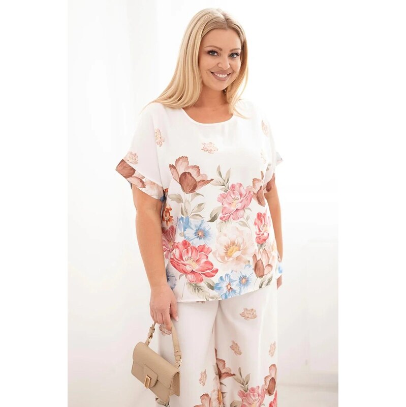 MladaModa Oversize květinový komplet halenky a širokých kalhot model 115666577