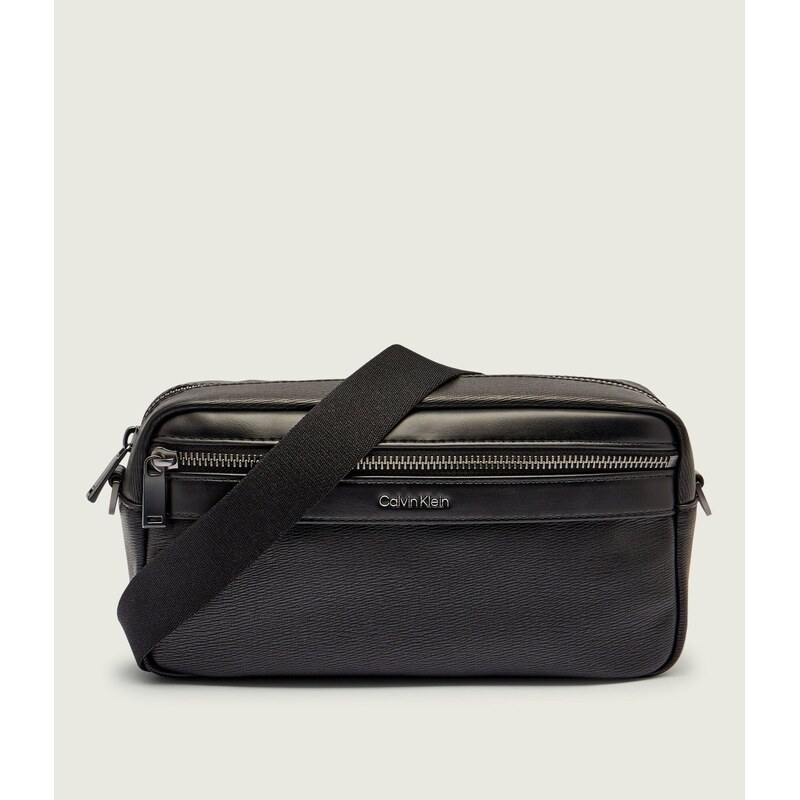 Calvin Klein Reportérka