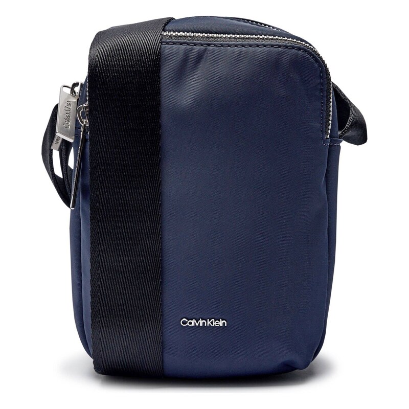 Calvin Klein Reportérka