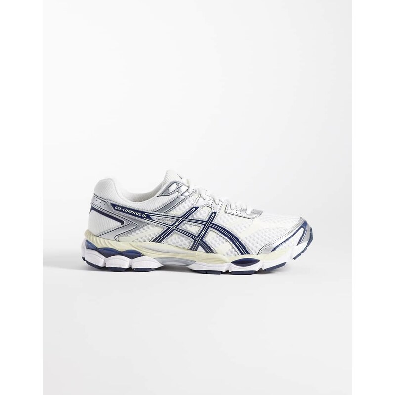 Asics Gel-Cumulus 16 trainers in white and dark blue 115646681