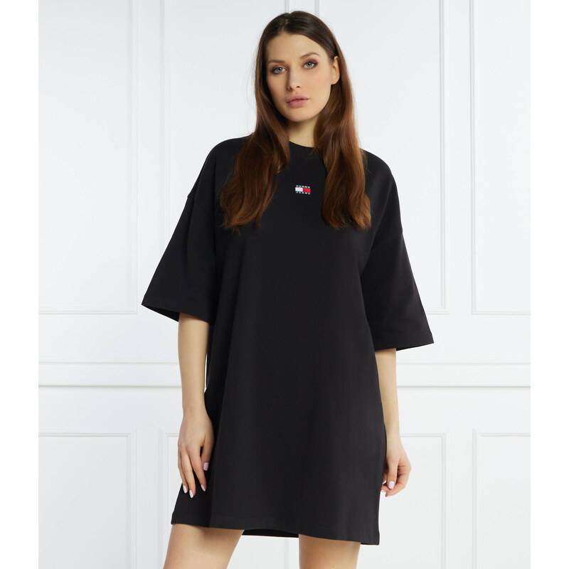 Tommy Jeans Šaty BADGE TEE 99951417