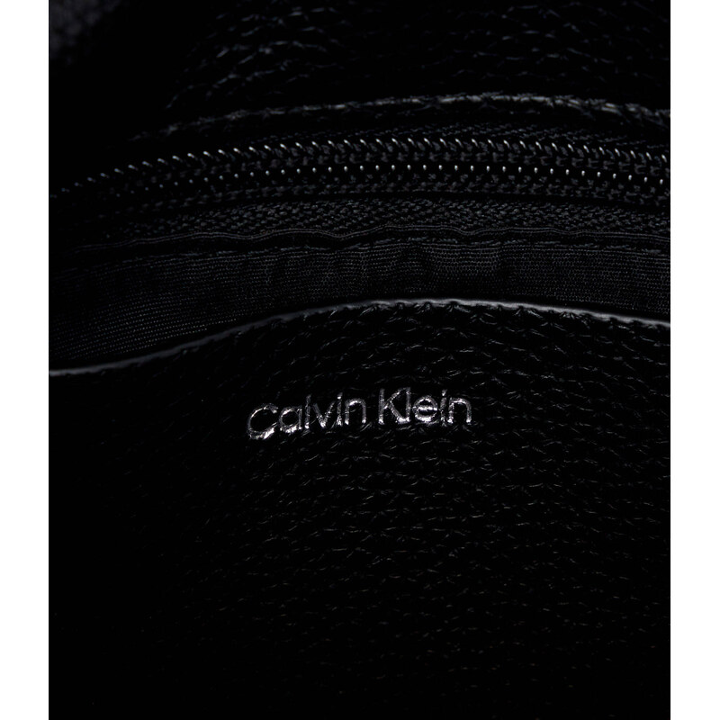 Calvin Klein Kabelka na rameno