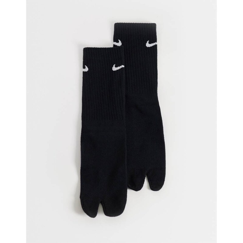 Nike Training Everyday Rift split toe crew socks in black 115667244