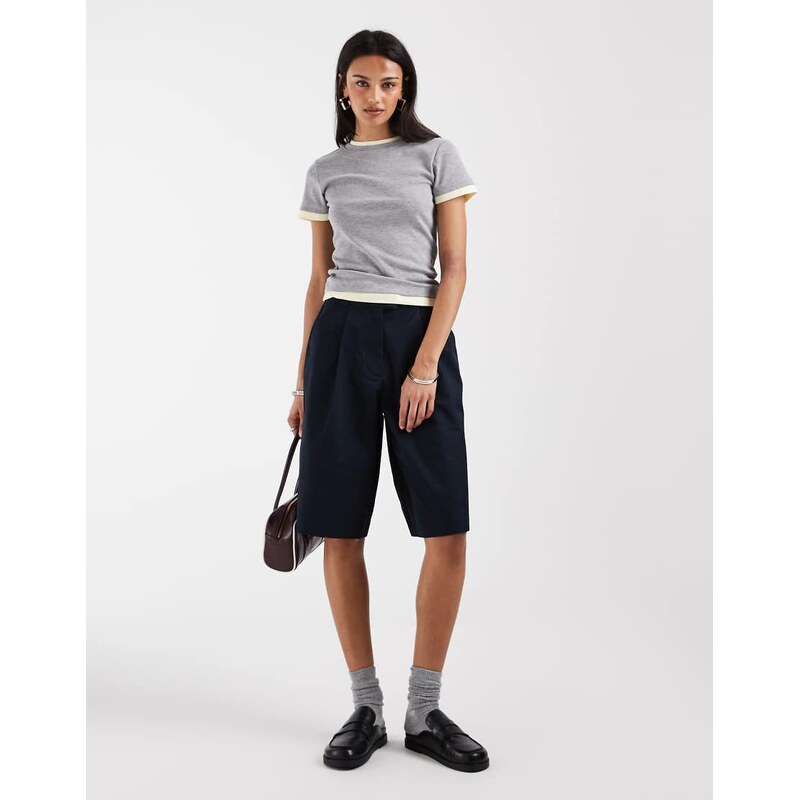 Fred Perry pleated bermuda shorts in navy 115679363