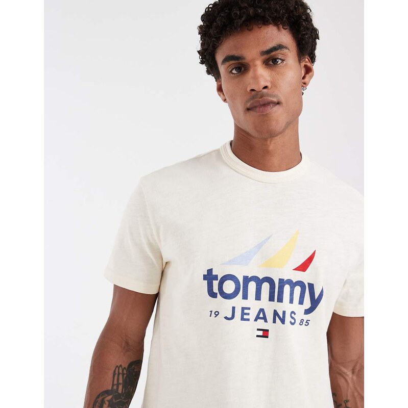 Tommy Jeans sailing logo t-shirt in beige-Neutral