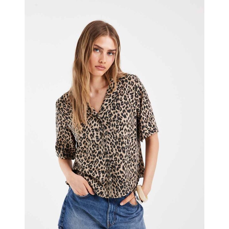 ONLY short sleeve shirt in animal print-Black 115712083