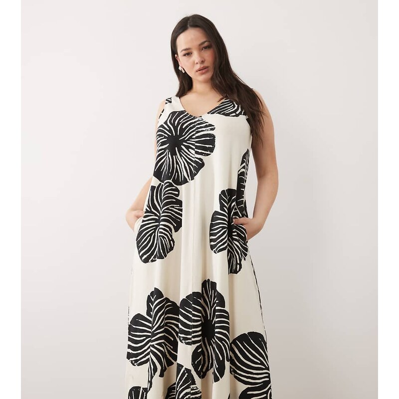 ASOS Curve ASOS DESIGN Curve sleeveless V neck trapeze maxi