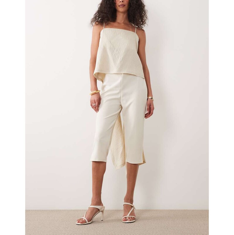 ASOS DESIGN capri trousers with side split in cream-White