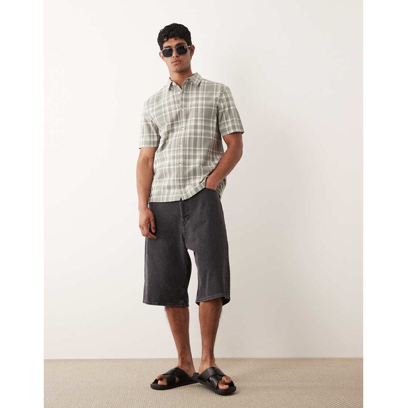 ASOS DESIGN regular fit check shirt in khaki-Green