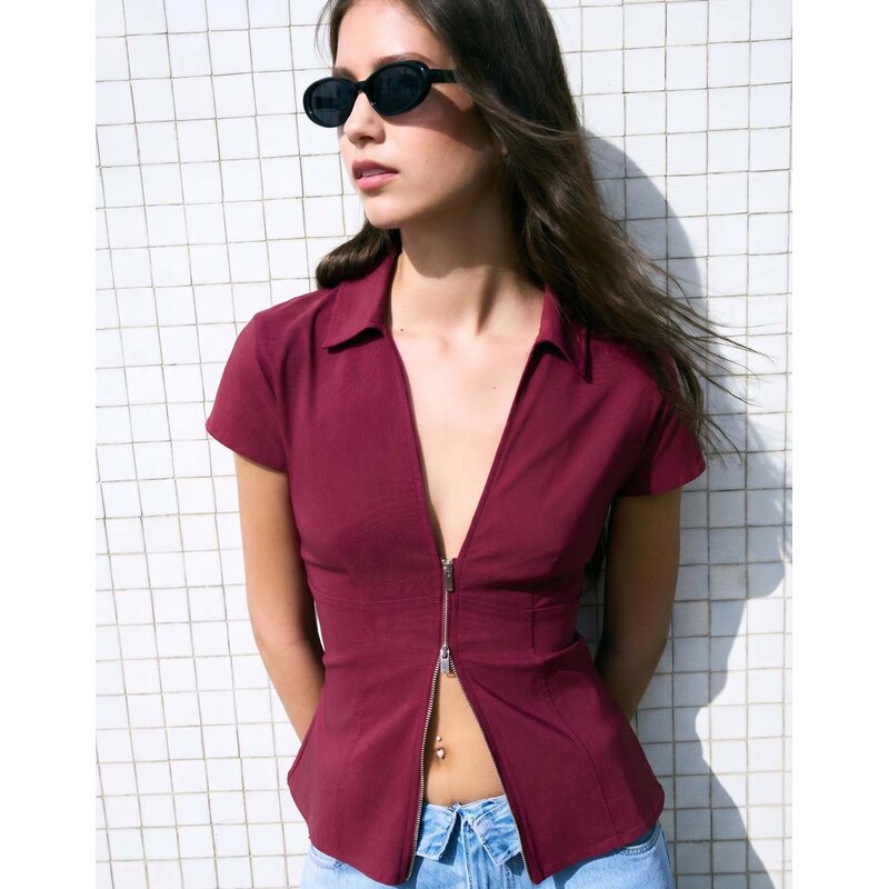 Bershka Short sleeve zip print shirt in burgundy-Red 115730953