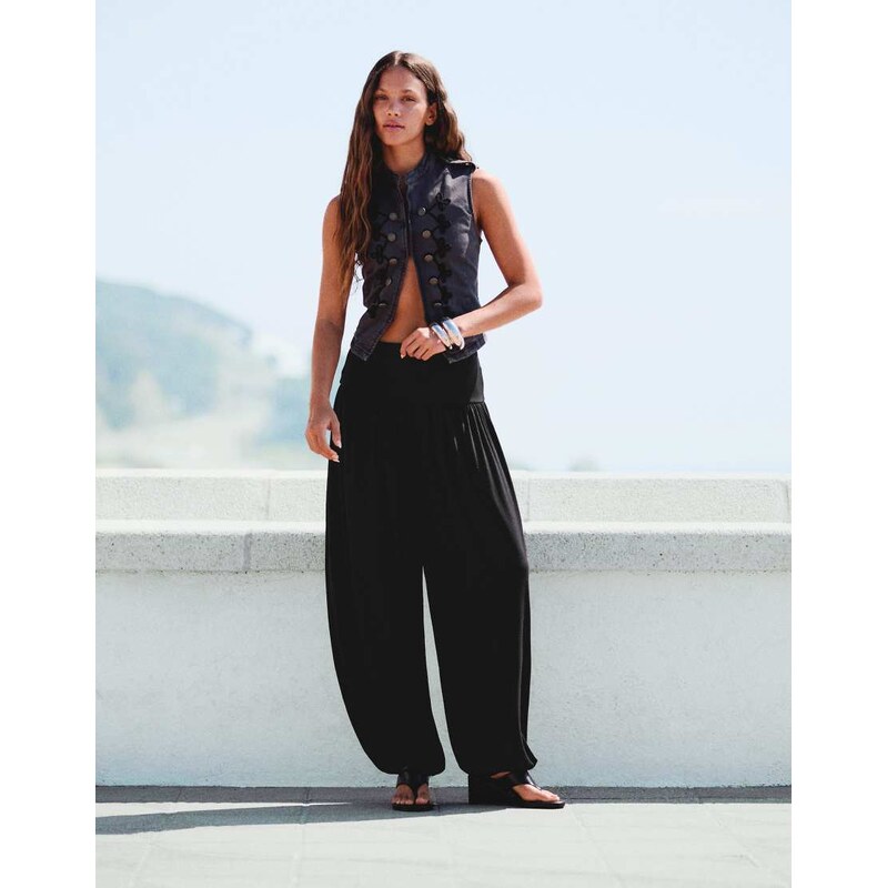 Bershka Balloon trousers with cummerbund in black 115730987