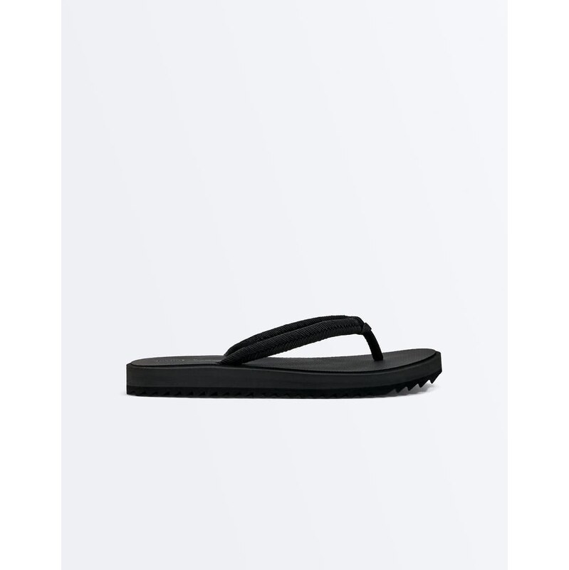 OYSHO Braided rope beach sandals in black 115733740