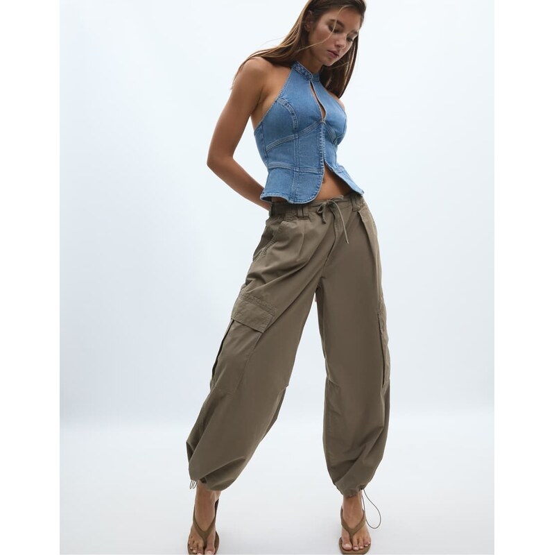 Stradivarius Poplin trousers with stoppers in khaki-Green