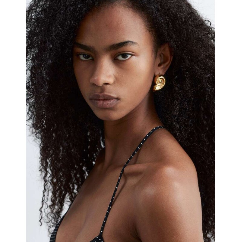 & Other Stories shell drop earrings in gold 115740886
