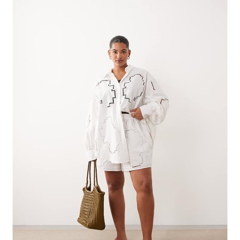 ARRANGE Curve cutwork embroidered short co-ord in white
