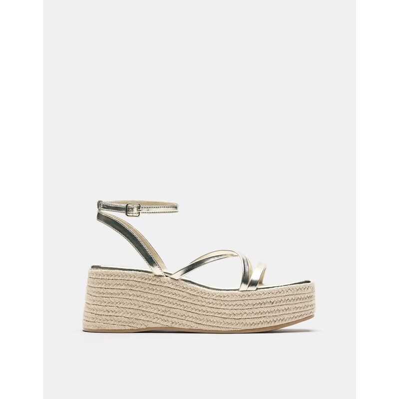 Pull&Bear Strappy wedge sandals in gold-Multi