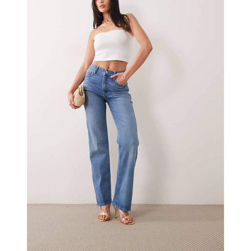 Good American true high waist straight leg jean in mid blue wash