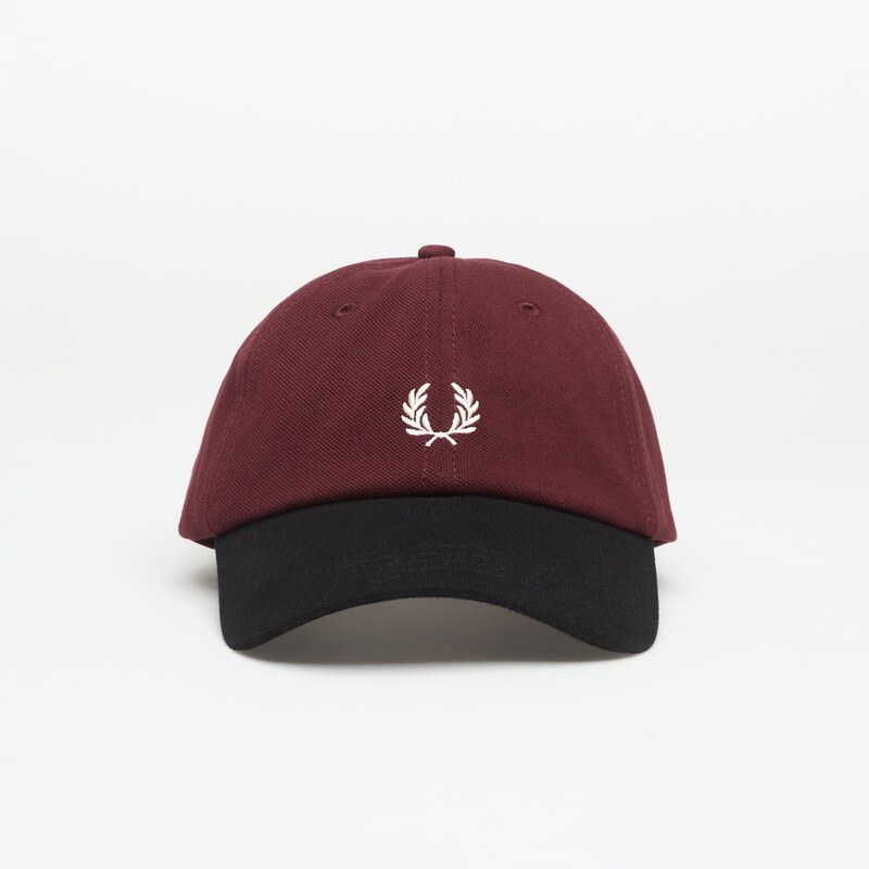 Kšiltovka Fred Perry Blocked Pique Classic Cap Oxblood Universal