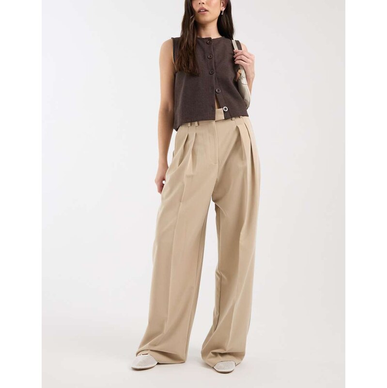 ASOS DESIGN tailored wide leg trousers with pleat detail in