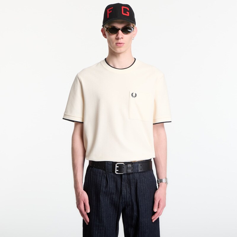 Tričko Fred Perry Pocket Detail Pique T-Shirt Ecru XL