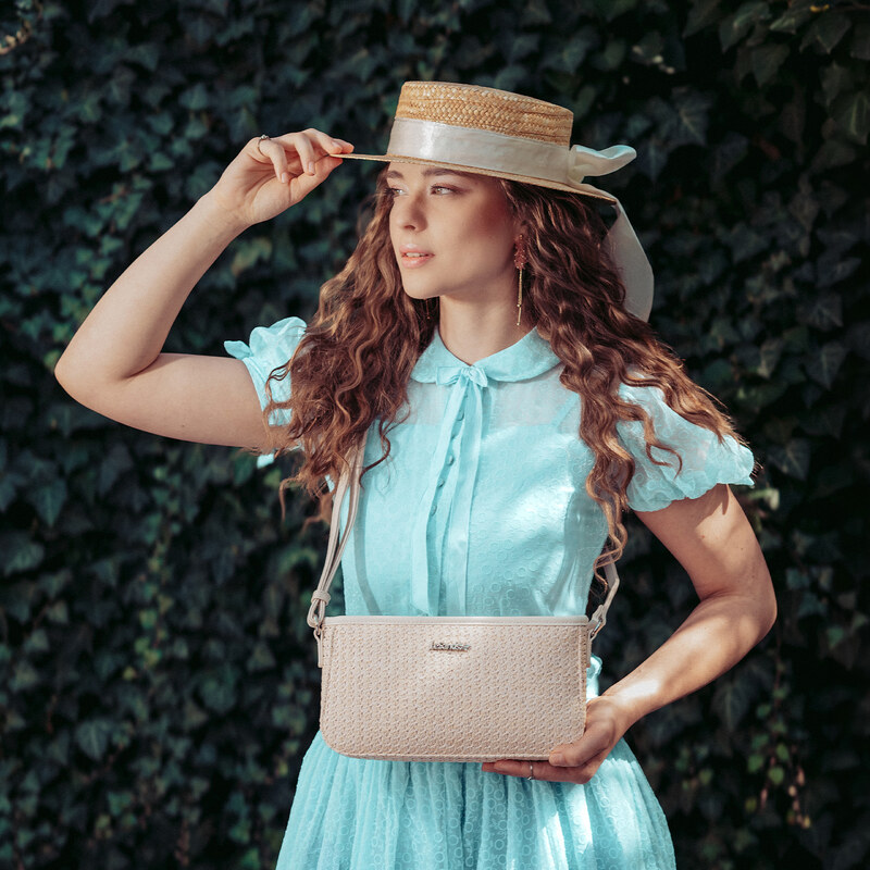 Kabelka ze syntetické kůže crossbody Le Sands béžová 4616 K