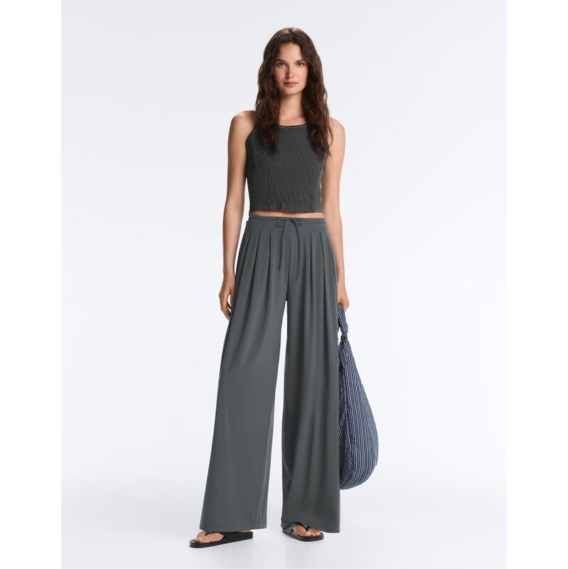 OYSHO Seamless sleeveless smocked t-shirt in emerald green-Black