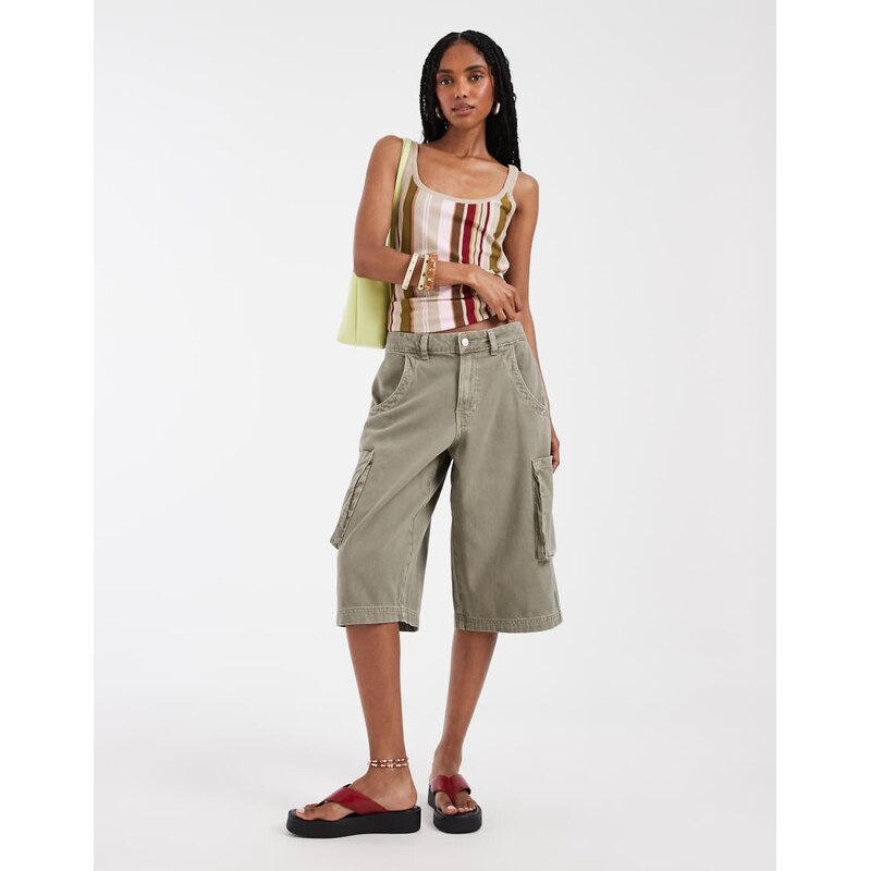 ASOS DESIGN bermuda longer cargo short in khaki-Green