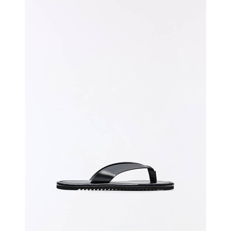 Bershka Thong flat sandals in black