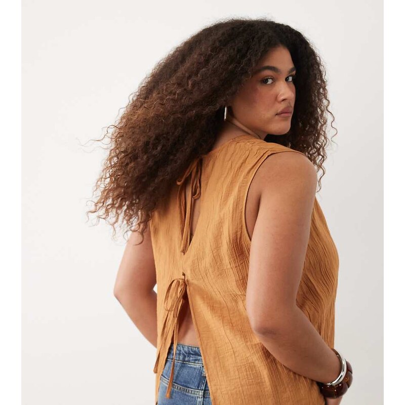 ASOS Curve ASOS DESIGN Curve crinkle shell top in ginger-Brown