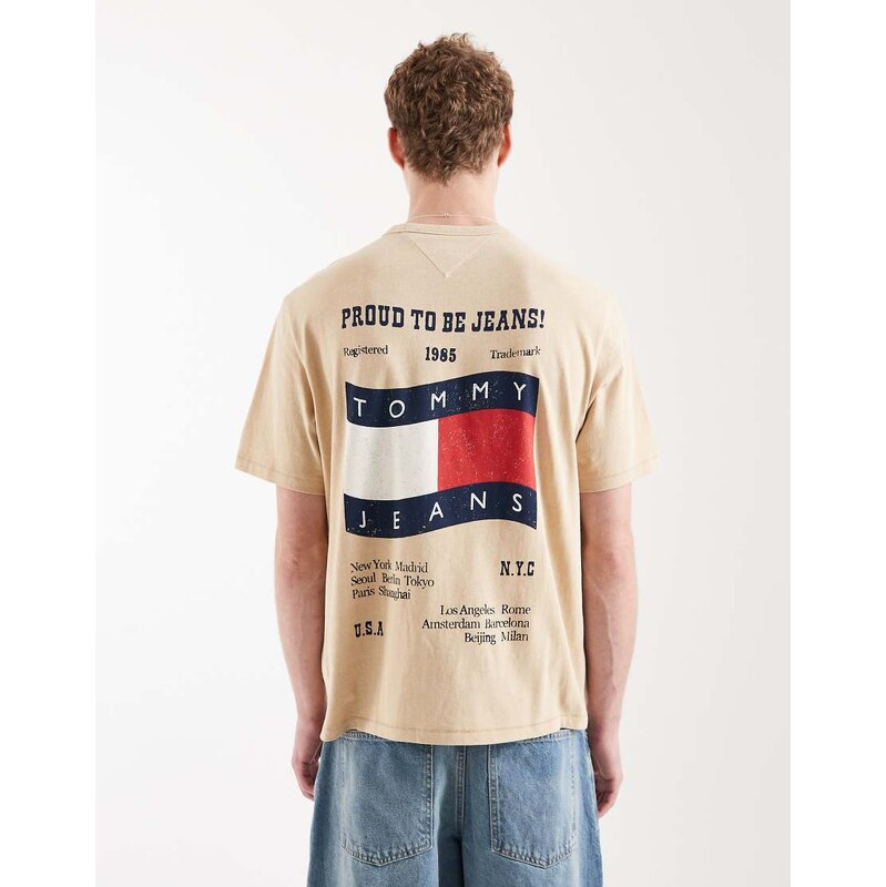 Tommy Jeans 90s waving flag logo t-shirt in beige-Neutral