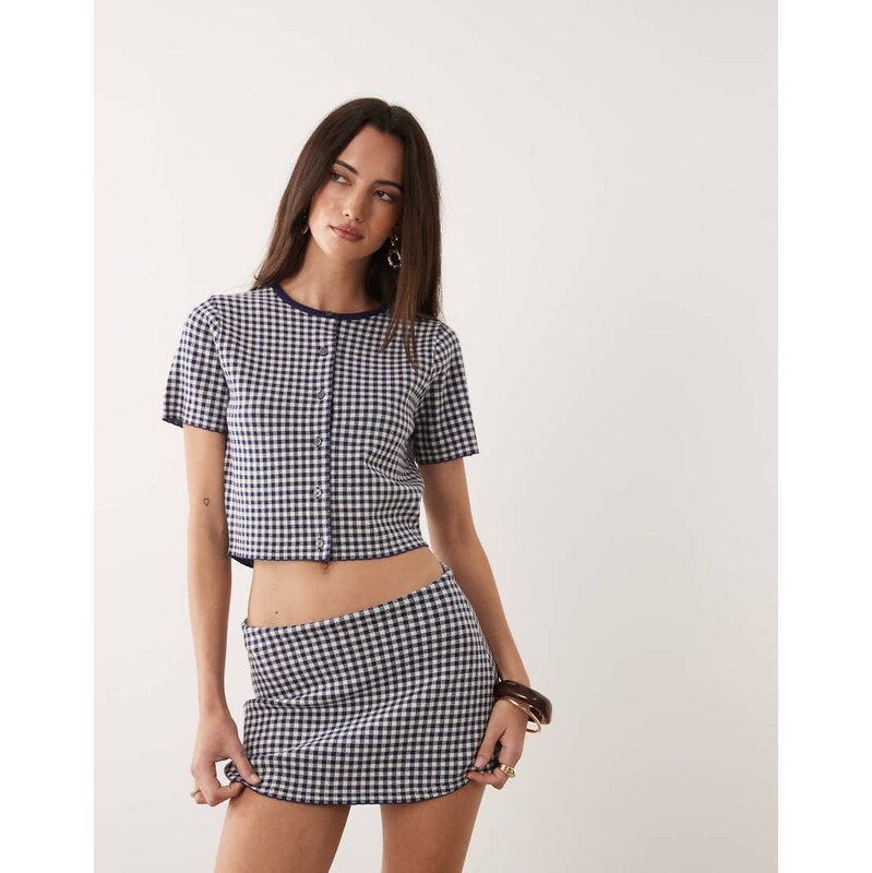 Good American fine knit round neck short sleeve button through